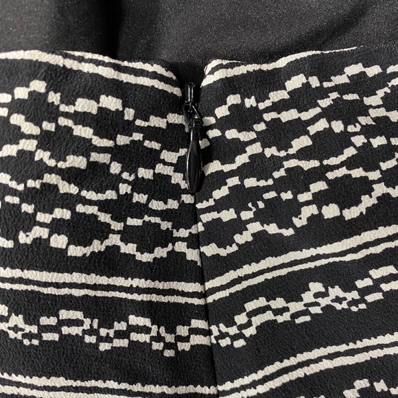 ⭐️Madewell Silk Print Skirt [1634] - Picture 7 of 9